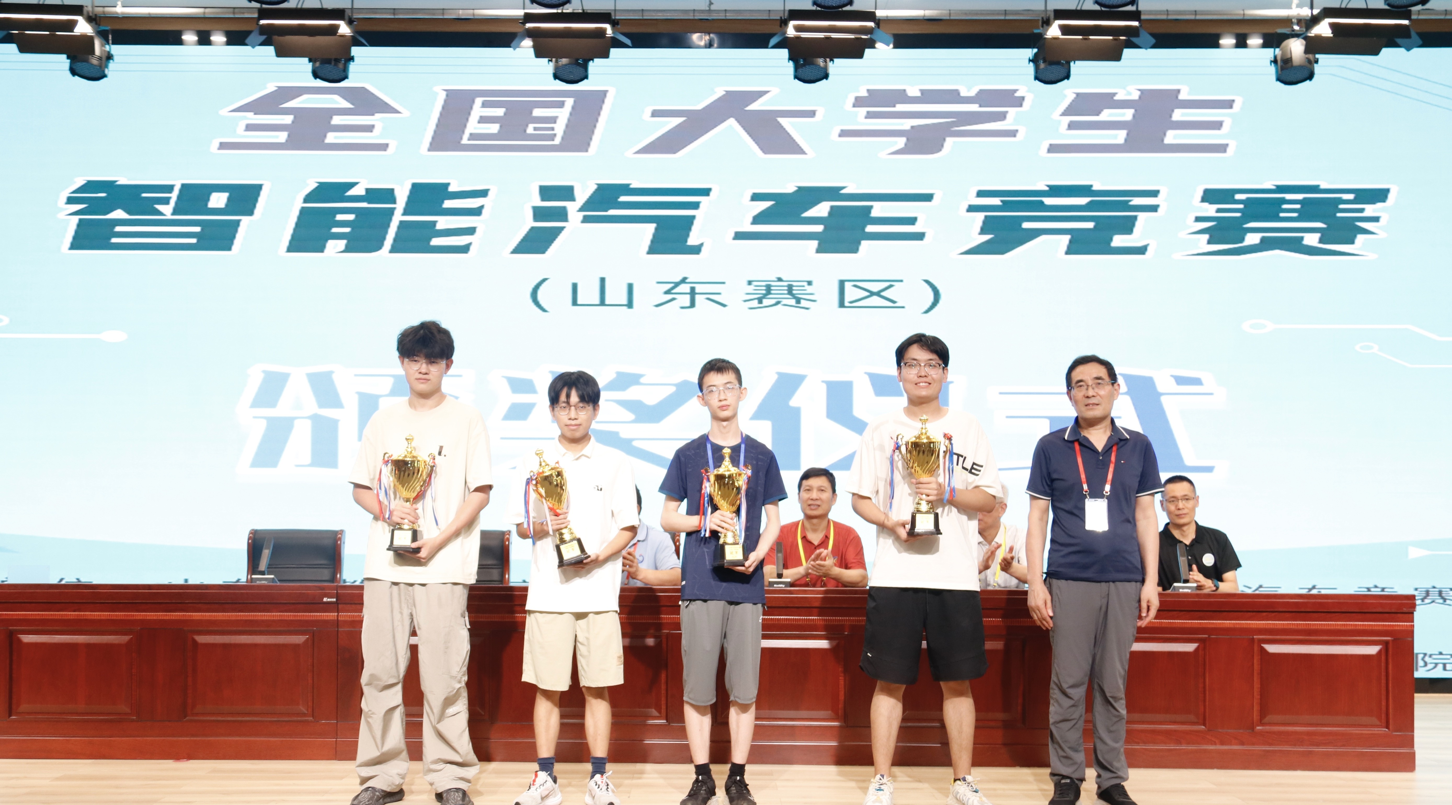 bat365官网学子获全国大学生智能汽车竞赛（山东赛区）冠军晋级全国总决赛